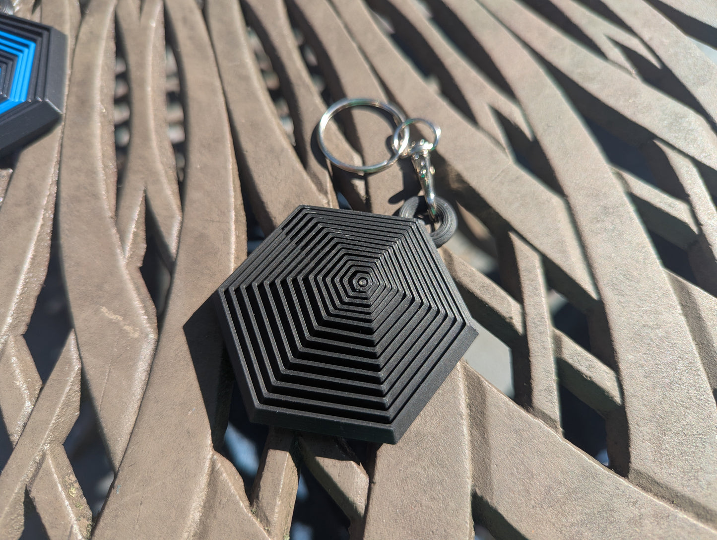 HexTwist Keychain - Black